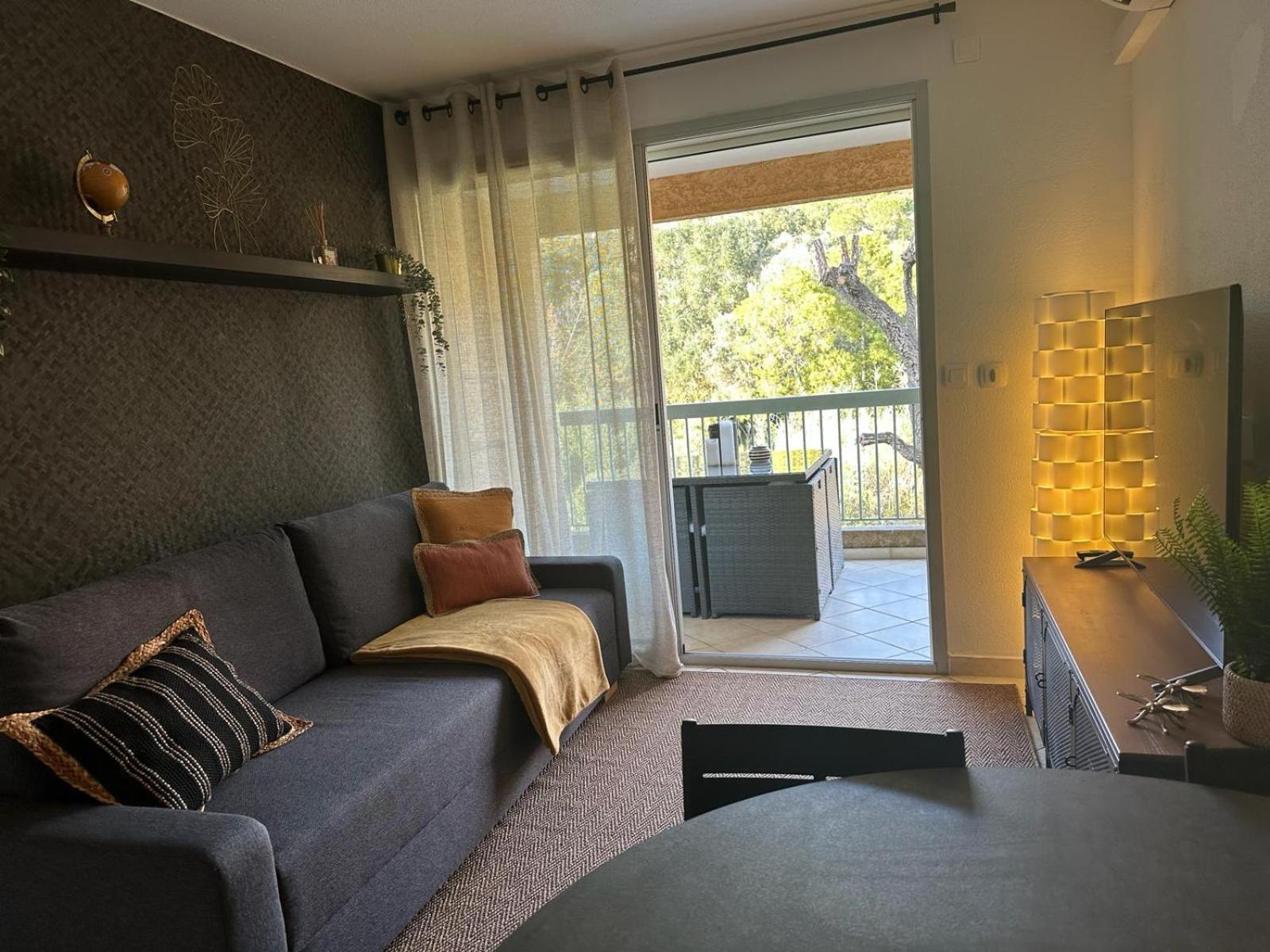 Appartement Residence Santa Barbara Avec Piscine Et A 750M De La Plage Cavalaire-sur-Mer Exterior foto