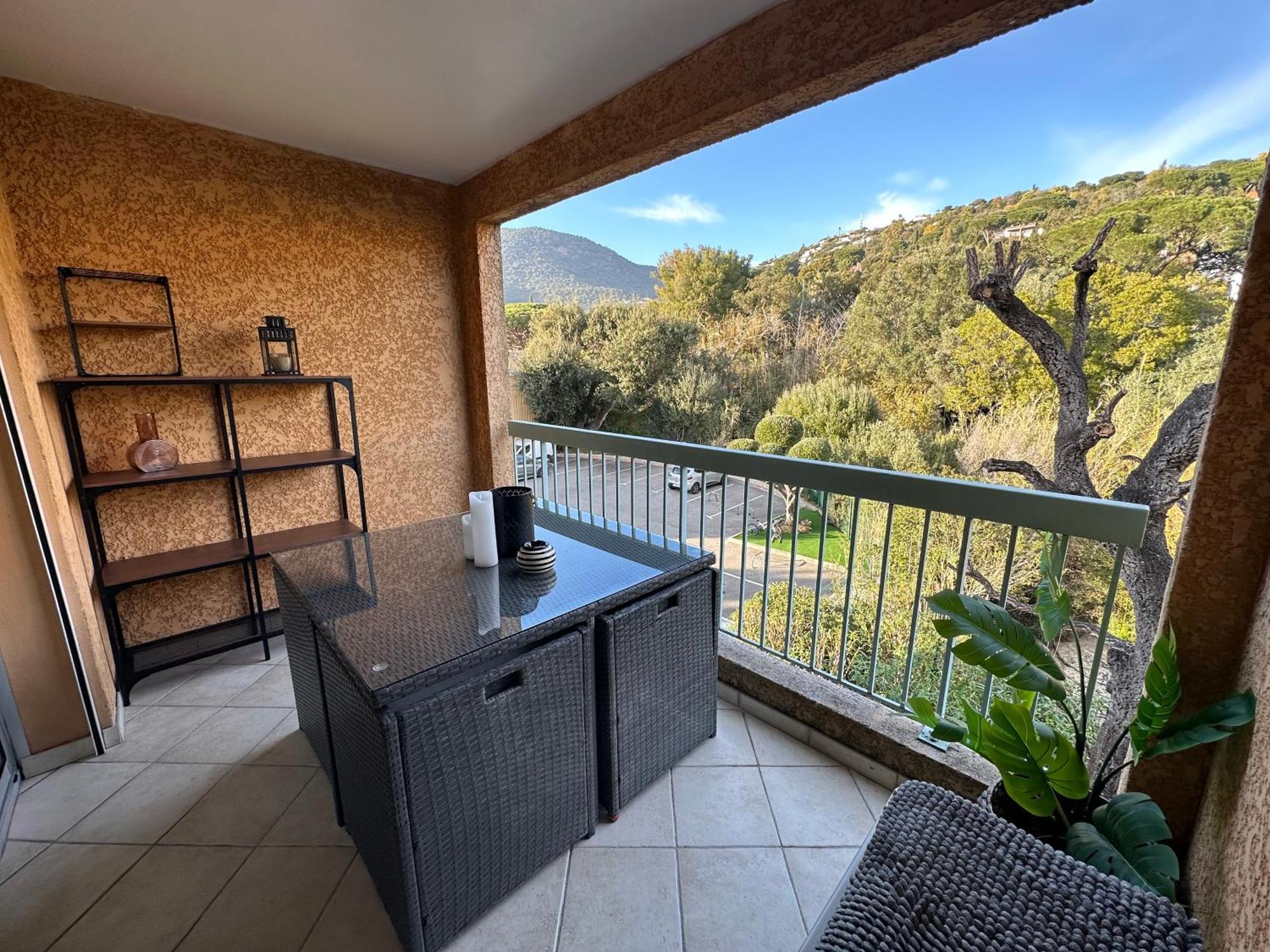 Appartement Residence Santa Barbara Avec Piscine Et A 750M De La Plage Cavalaire-sur-Mer Exterior foto